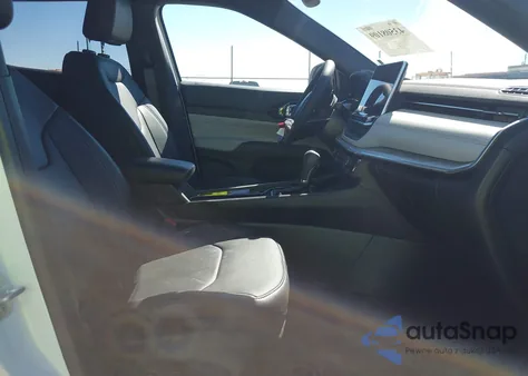 2025 Jeep Compass Limited 4X4 из США, поврежденный, VIN 3C4NJDCN6ST613781